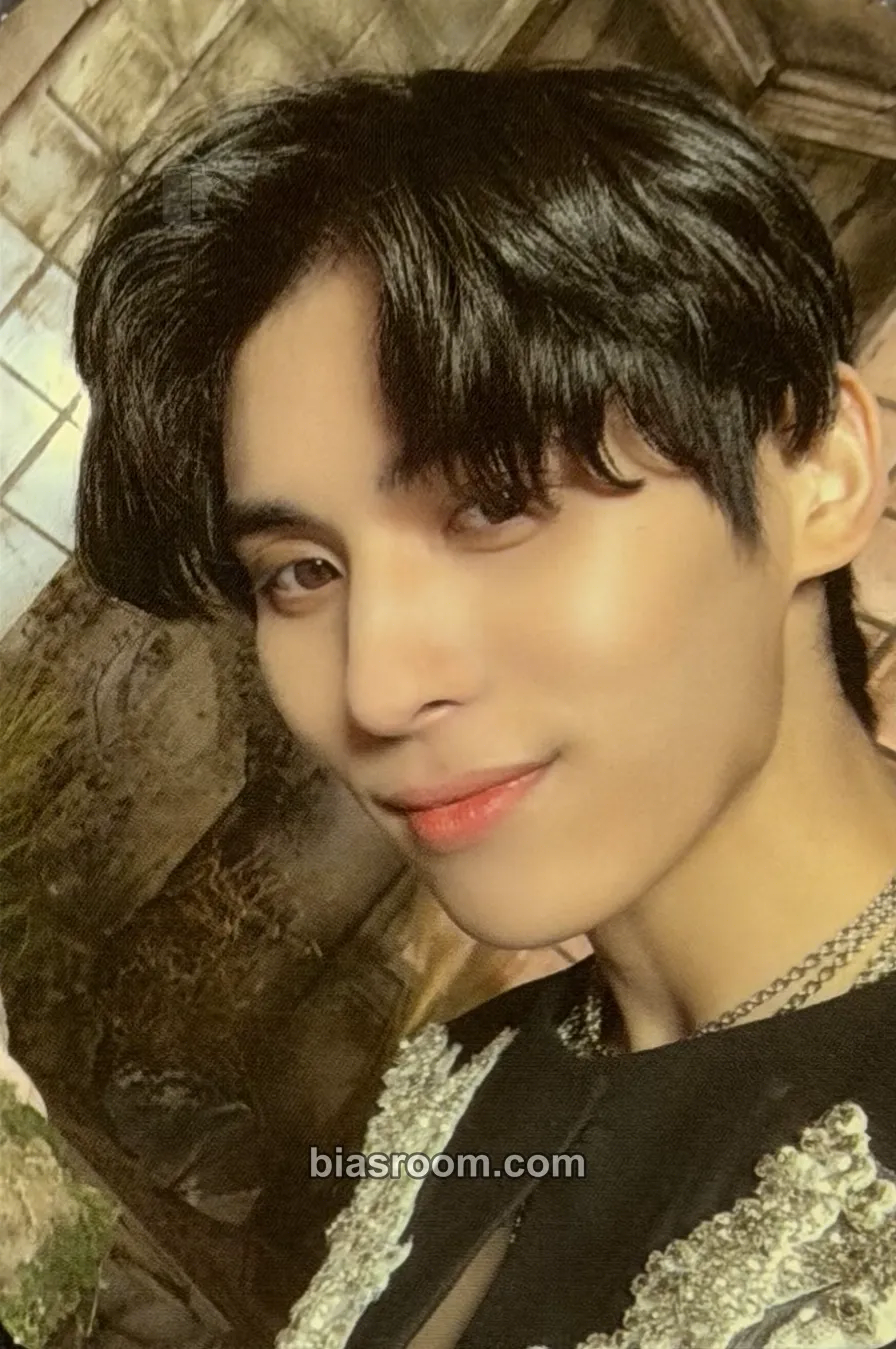 Yoo Taeyang TURN OVER Photocard - SF9 - SF9 K-pop photocard