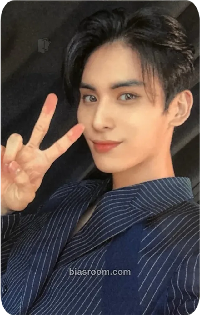 SF9 - Yoo Taeyang - TURN OVER Album mymusictaste (mmt) FPO