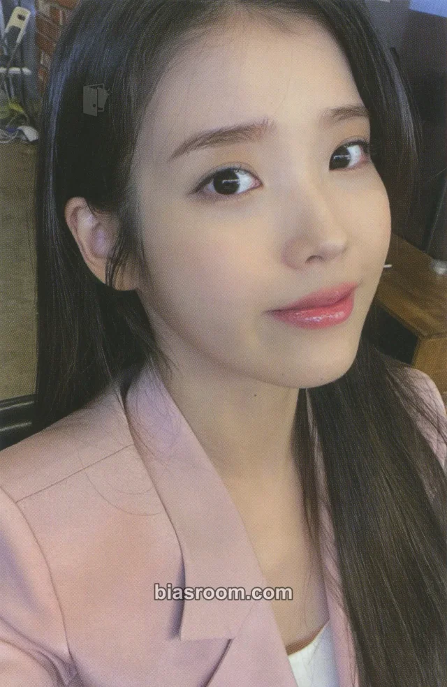 IU - IU - [LILAC] MD Other photobook inclusion