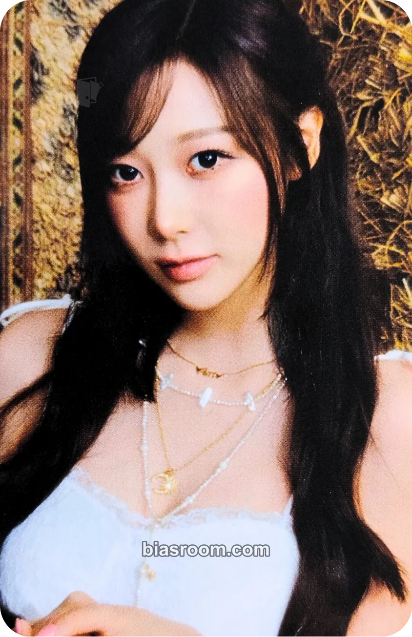 Giselle Season's Greetings (2026) Photocard - aespa - aespa K-pop photocard