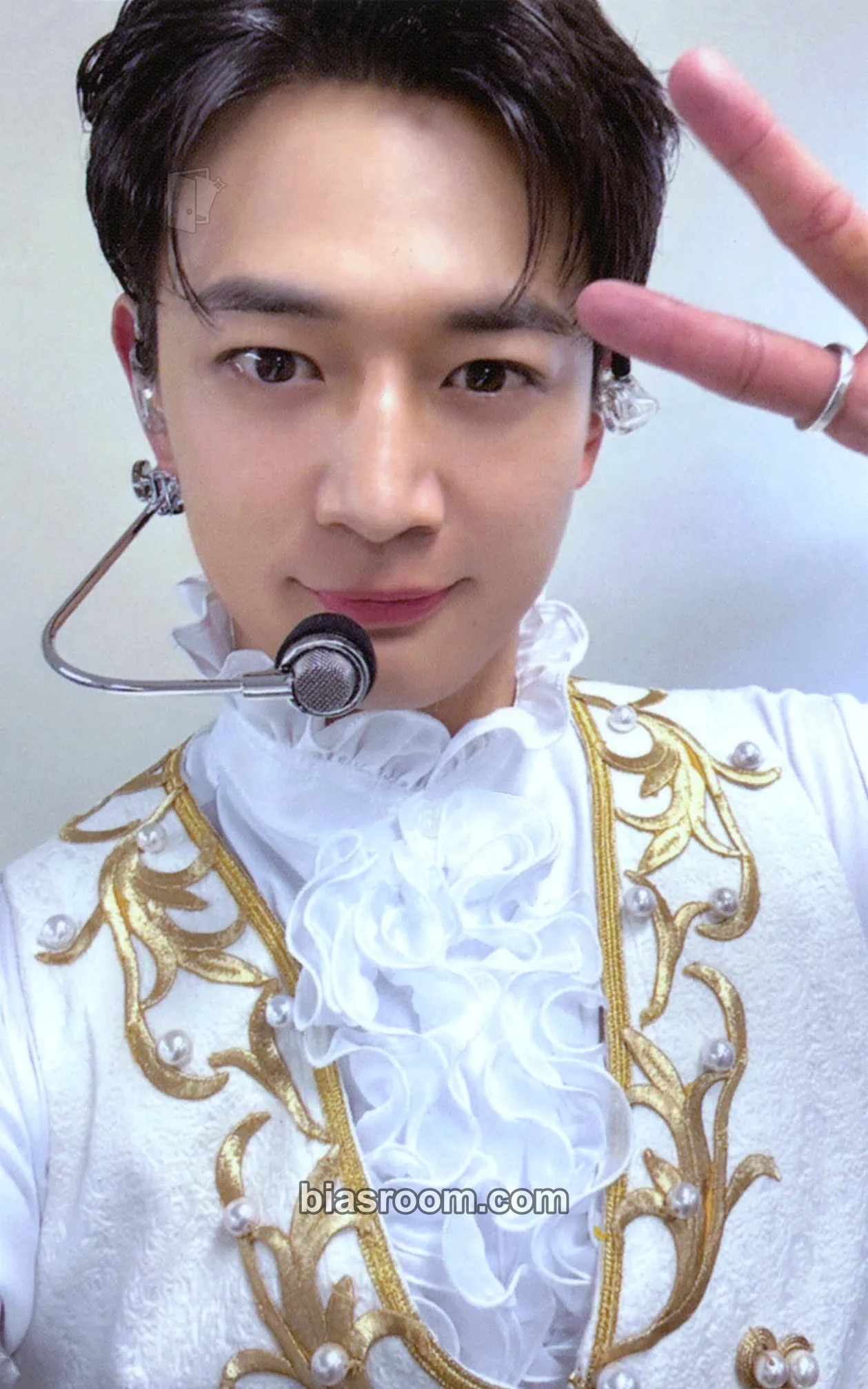 Minho SHINee World VI: Perfect Illumination Photocard - SHINee - SHINee K-pop photocard