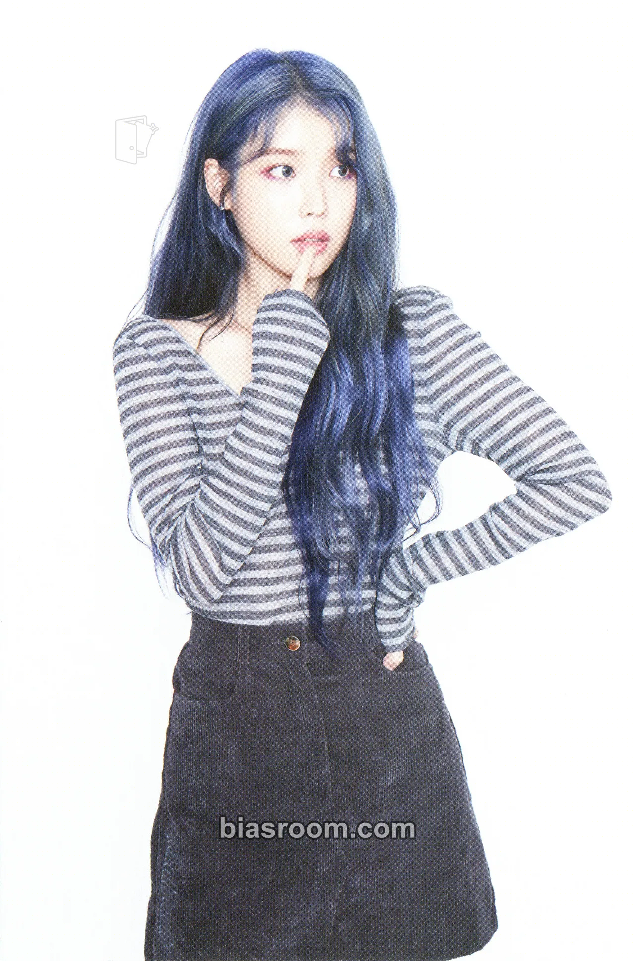 IU Love, Poem 2019 IU Tour Concert Photocard - IU K-pop photocard