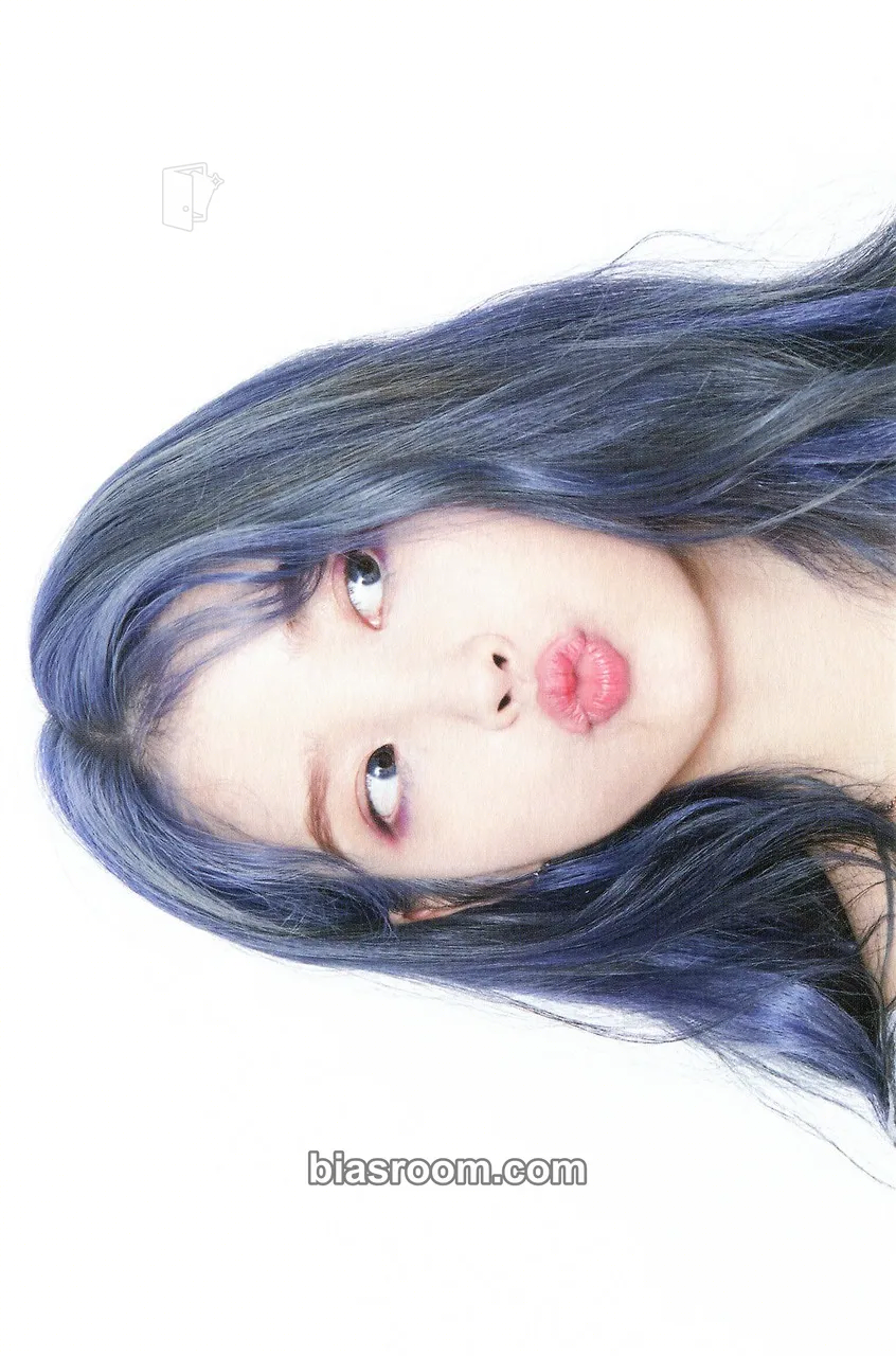 IU Love, Poem 2019 IU Tour Concert Photocard - IU K-pop photocard