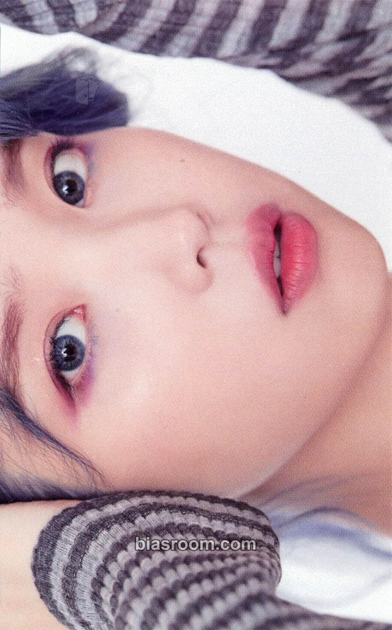IU Love, Poem 2019 IU Tour Concert Photocard - IU K-pop photocard