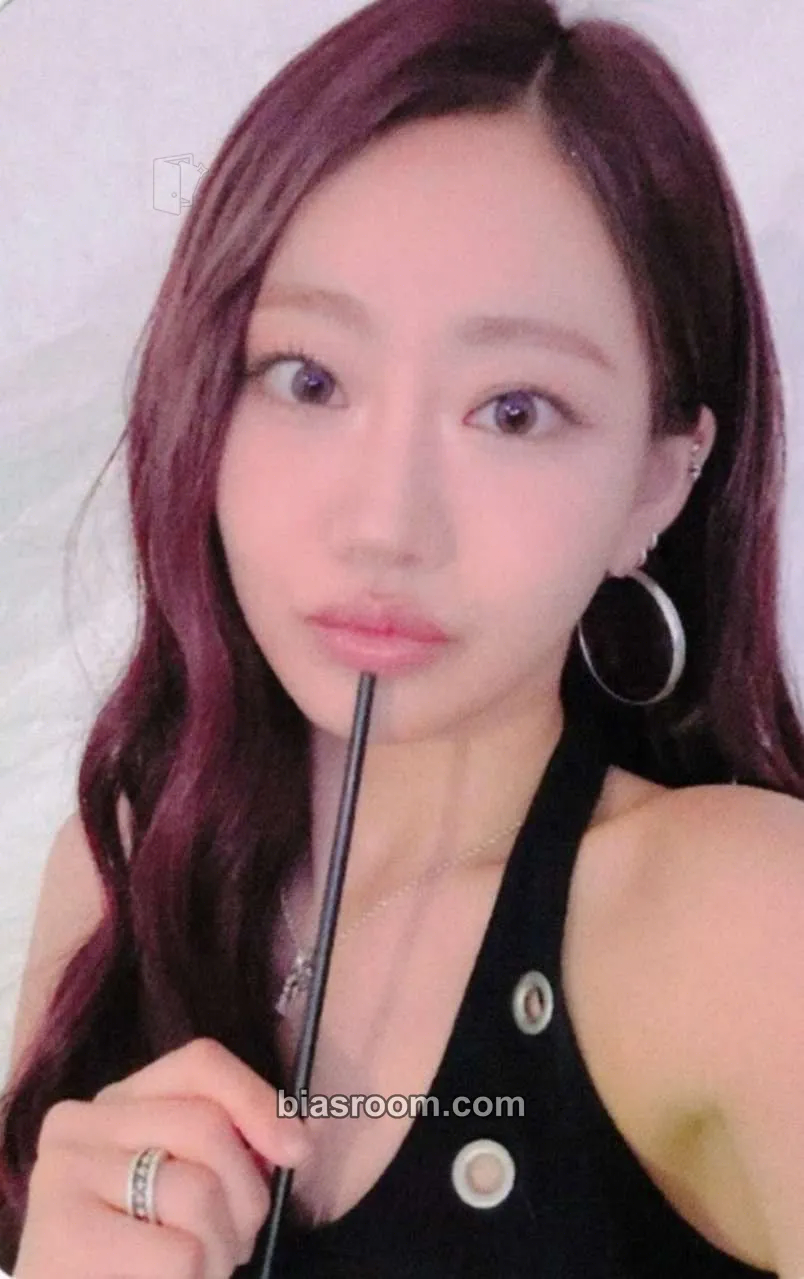 Julie 224 Photocard - KISS OF LIFE - KISS OF LIFE K-pop photocard
