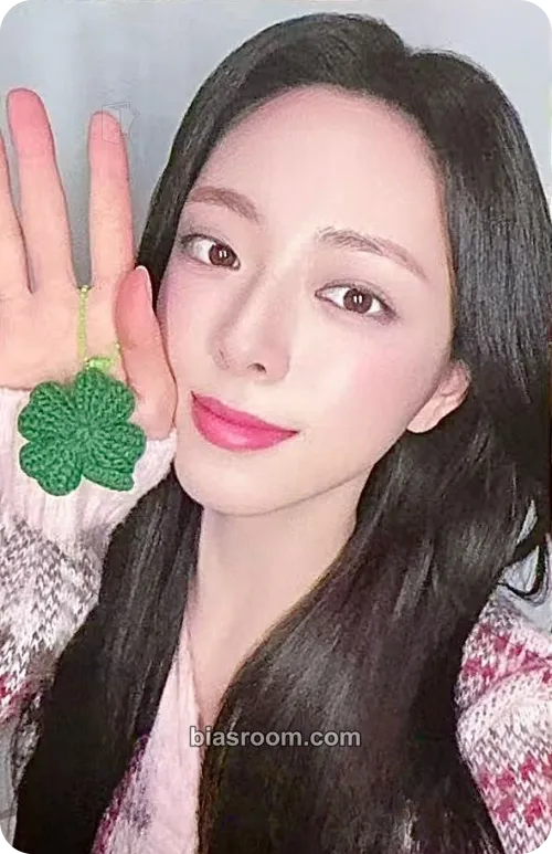 Yuna TUNNEL VISION Photocard - ITZY - ITZY K-pop photocard