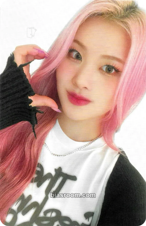 Swan 2024 Season's Greetings: Purky Purky Farm Photocard - PURPLE KISS - PURPLE KISS K-pop photocard