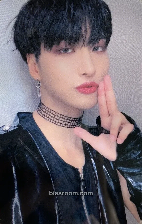 Seonghwa THE WORLD EP.1 : MOVEMENT Photocard - ATEEZ - ATEEZ K-pop photocard