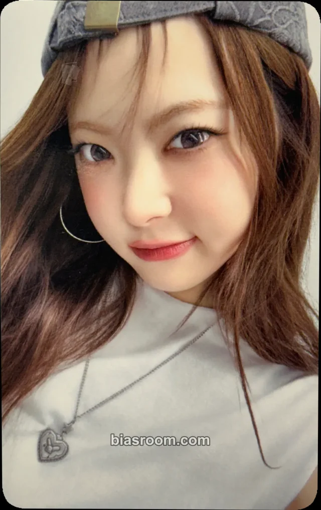 LE SSERAFIM - Hong Eunchae - Easy Crazy Hot Tour (2025) Event lucky draw north america