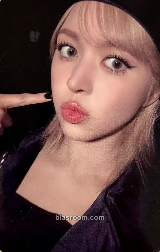 Lily Fe3O4: BREAK Photocard - NMIXX - NMIXX K-pop photocard