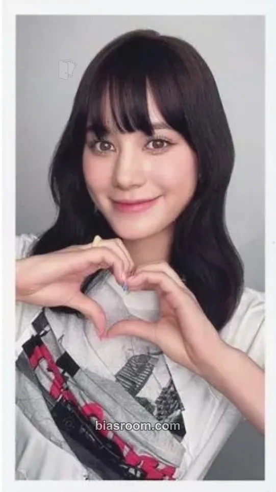 Nina CLAP CLAP Photocard - NiziU - NiziU K-pop photocard