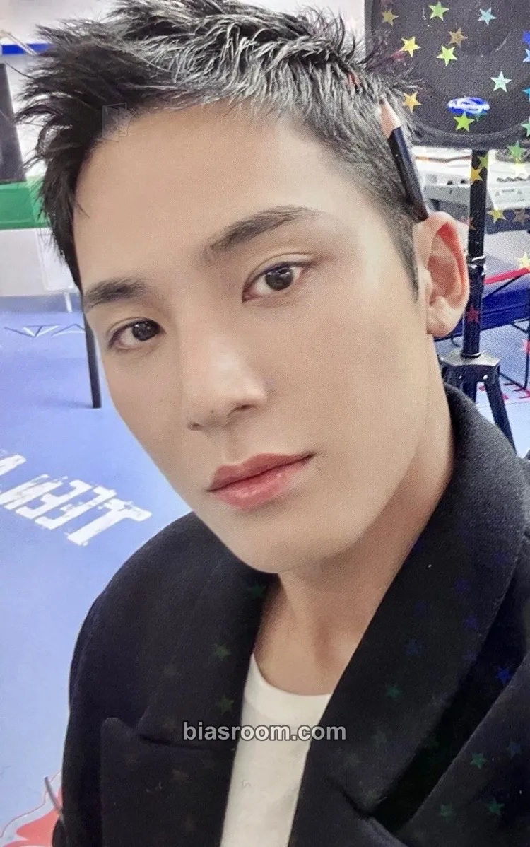 Mingyu 17 IS RIGHT HERE Photocard - SEVENTEEN - SEVENTEEN K-pop photocard