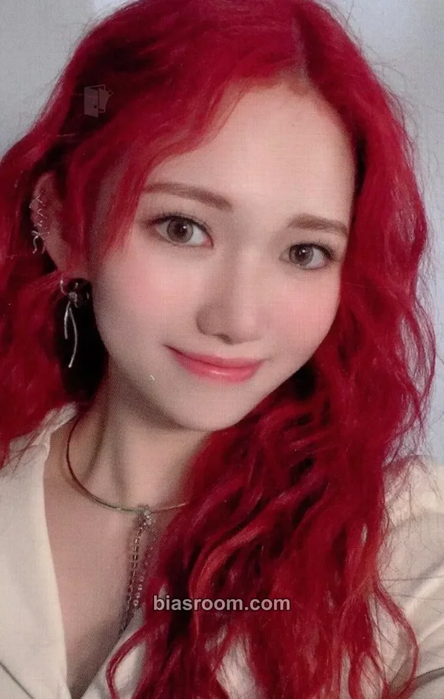 IS:SUE - Nano  - 1st IS:SUE  Album album photocard limited edition A version