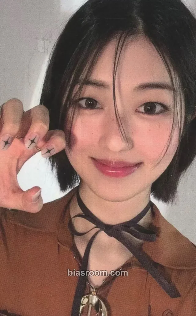 IS:SUE - Yuuki  - 1st IS:SUE  Album album photocard limited edition A version