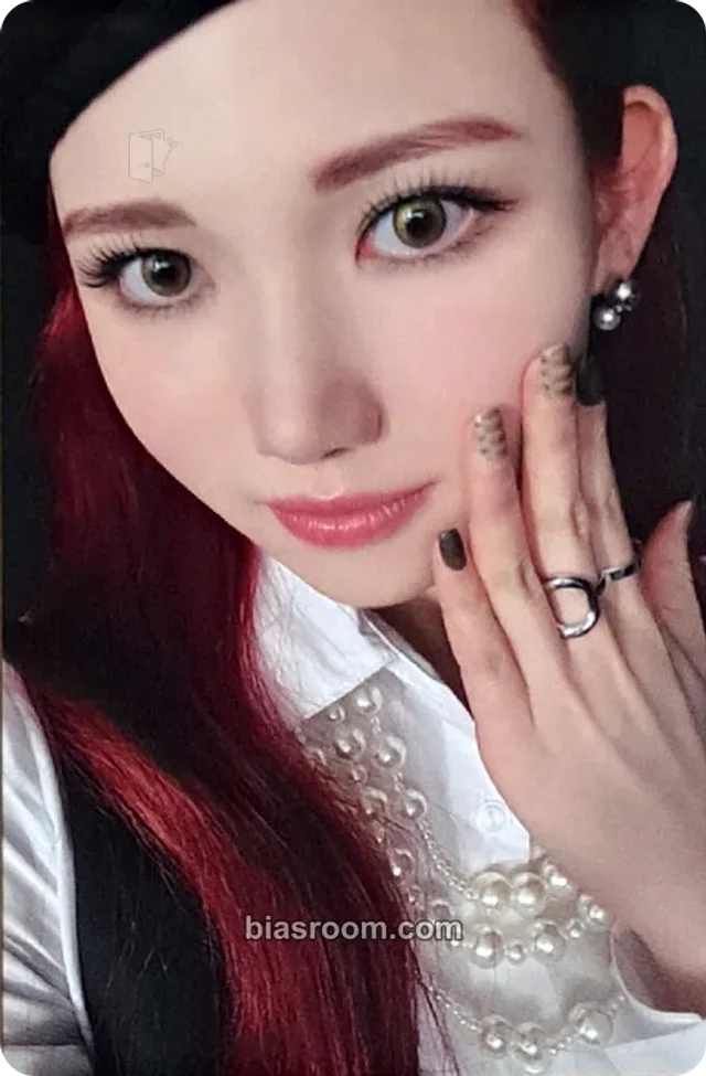 IS:SUE - Nano  - 1st IS:SUE  Album album photocard limited edition B version