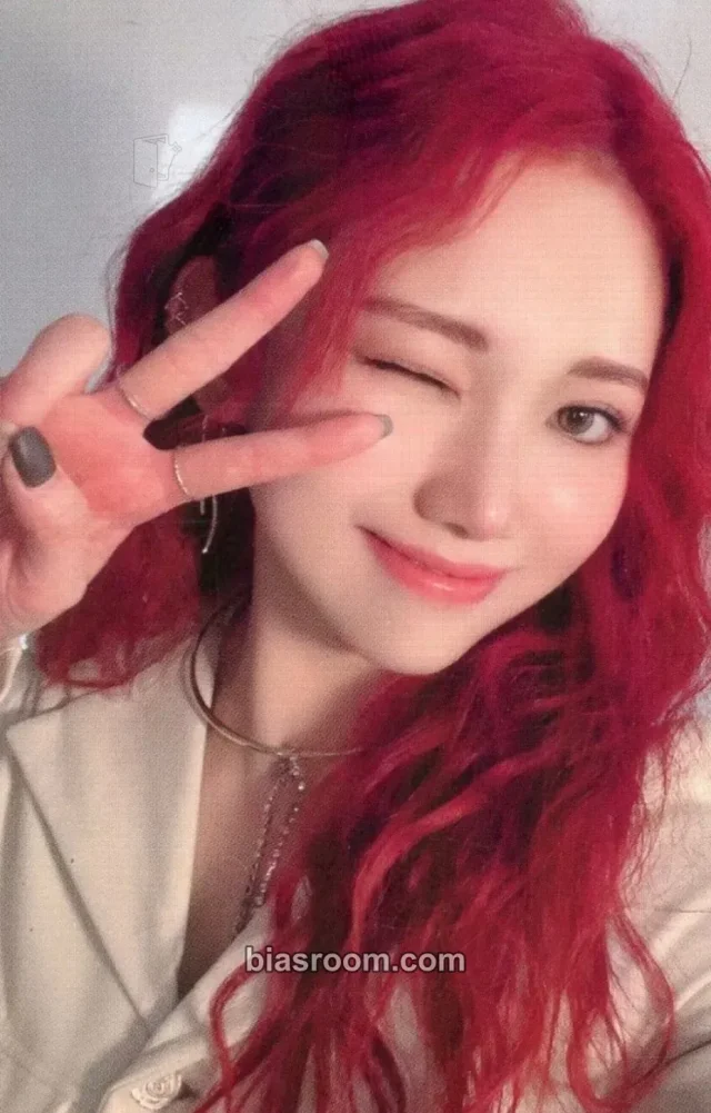 IS:SUE - Nano  - 1st IS:SUE  Album album photocard fanclub version