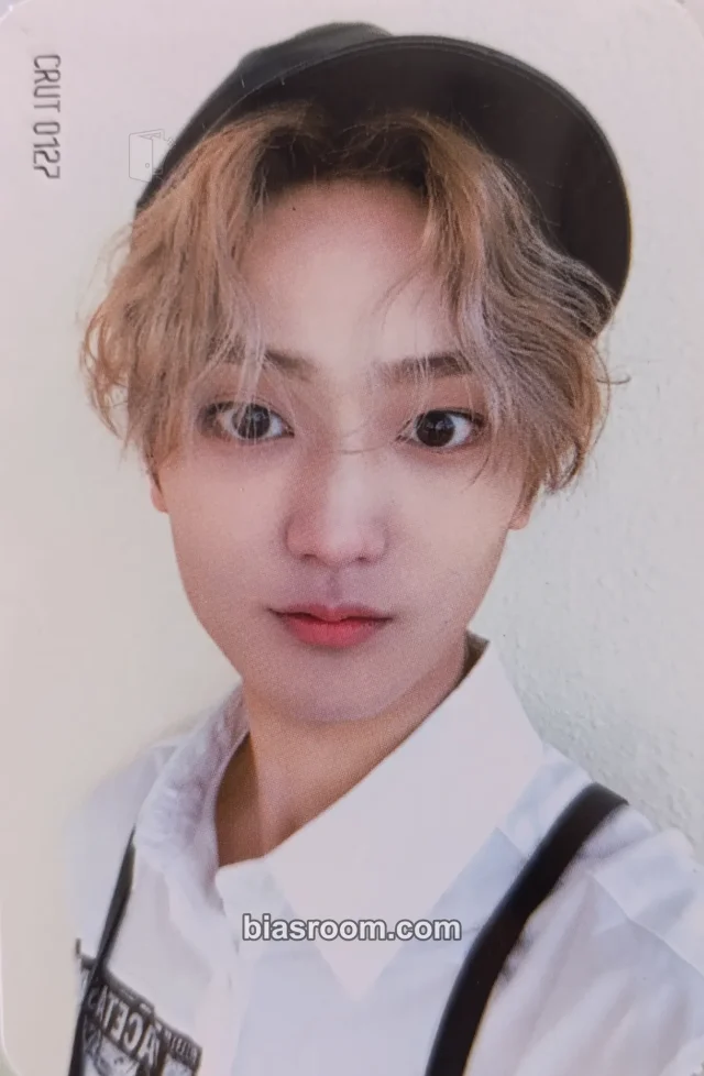 CRAVITY - Taeyoung - HIDEOUT: REMEMBER WHO WE ARE - SEASON 1 Album album photocard