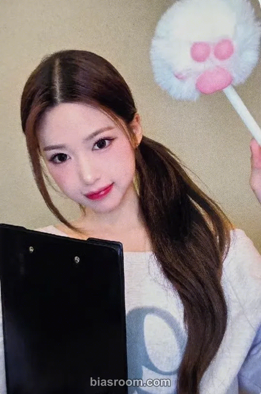 Zena Glow Up Photocard - RESCENE - RESCENE K-pop photocard