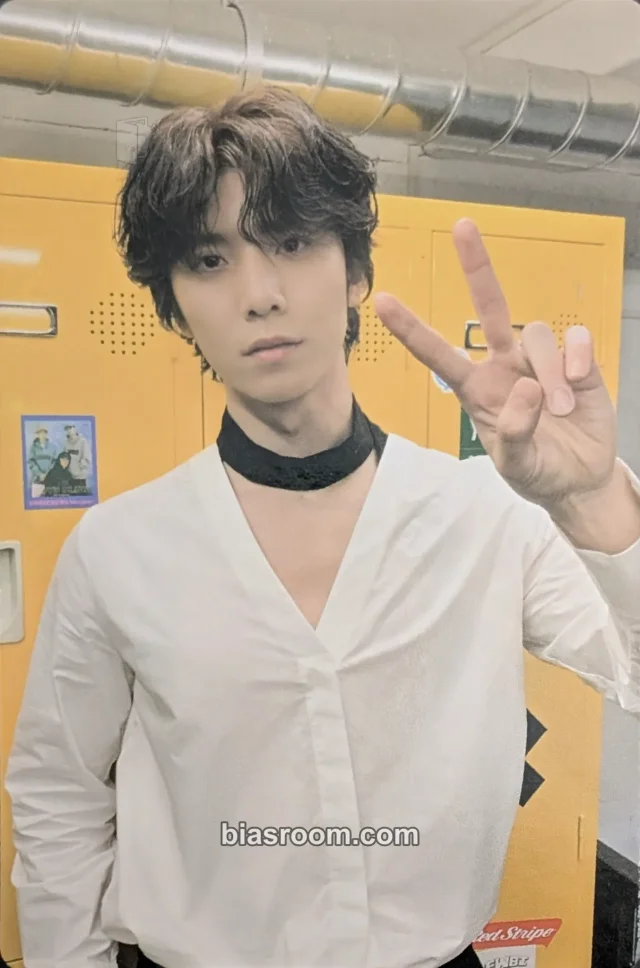 SF9 - Hwiyoung - SF9 Official Lightstick Ver. 2 Other merch photocard merch inclusion