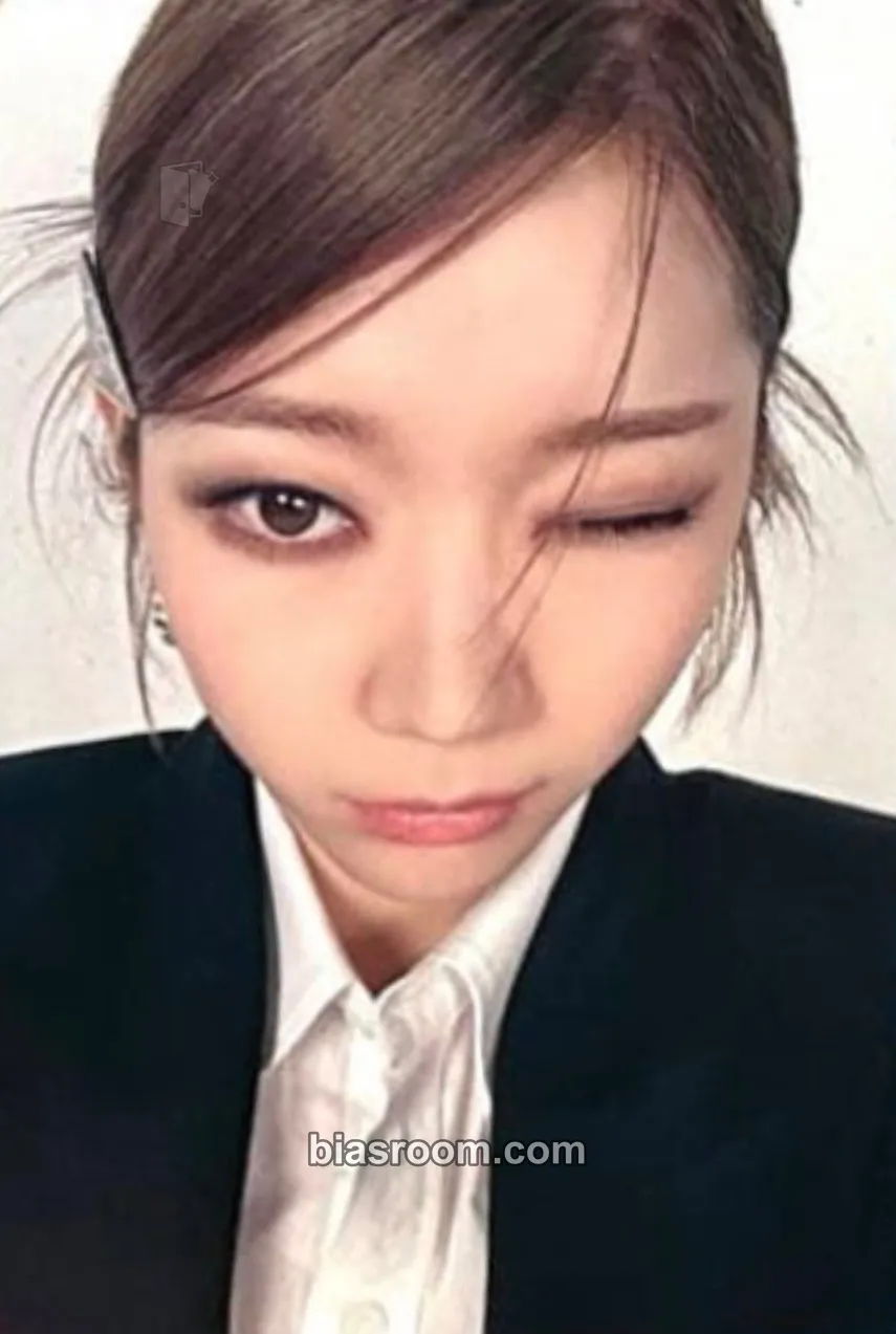 Rino 1st IS:SUE Photocard - IS:SUE - IS:SUE K-pop photocard