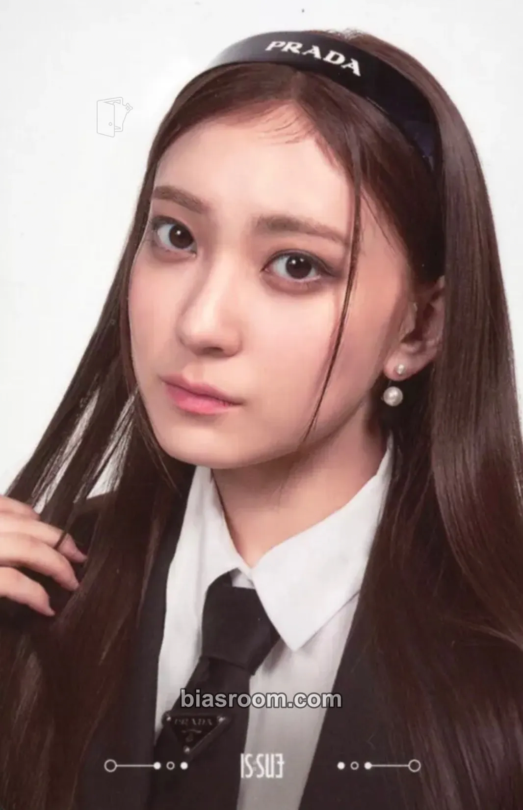 Rin 1st IS:SUE Photocard - IS:SUE - IS:SUE K-pop photocard