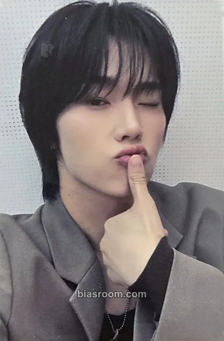 Jungsu LXVE TO DEATH Photocard - Xdinary Heroes - Xdinary Heroes K-pop photocard