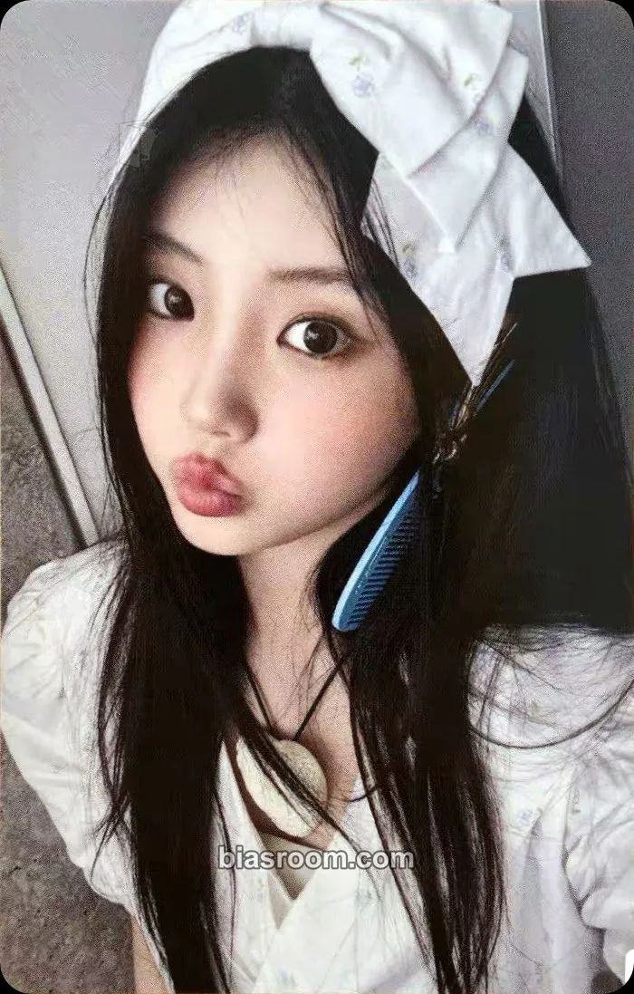 Wonhee NOT CUTE ANYMORE Photocard - ILLIT - ILLIT K-pop photocard