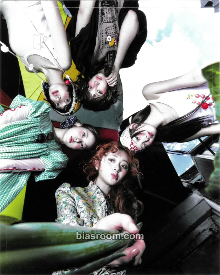 SPAGHETTI Photocard - LE SSERAFIM - LE SSERAFIM K-pop photocard