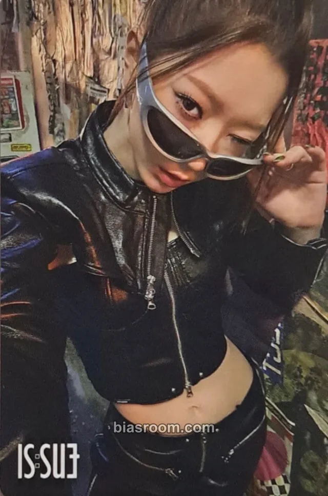 IS:SUE - Rino  - 1st IS:SUE  Album lucky draw hmv