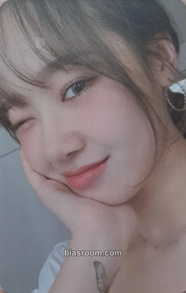 Weki Meki - Choi Yoojung - HIDE and SEEK Album album photocard seek version