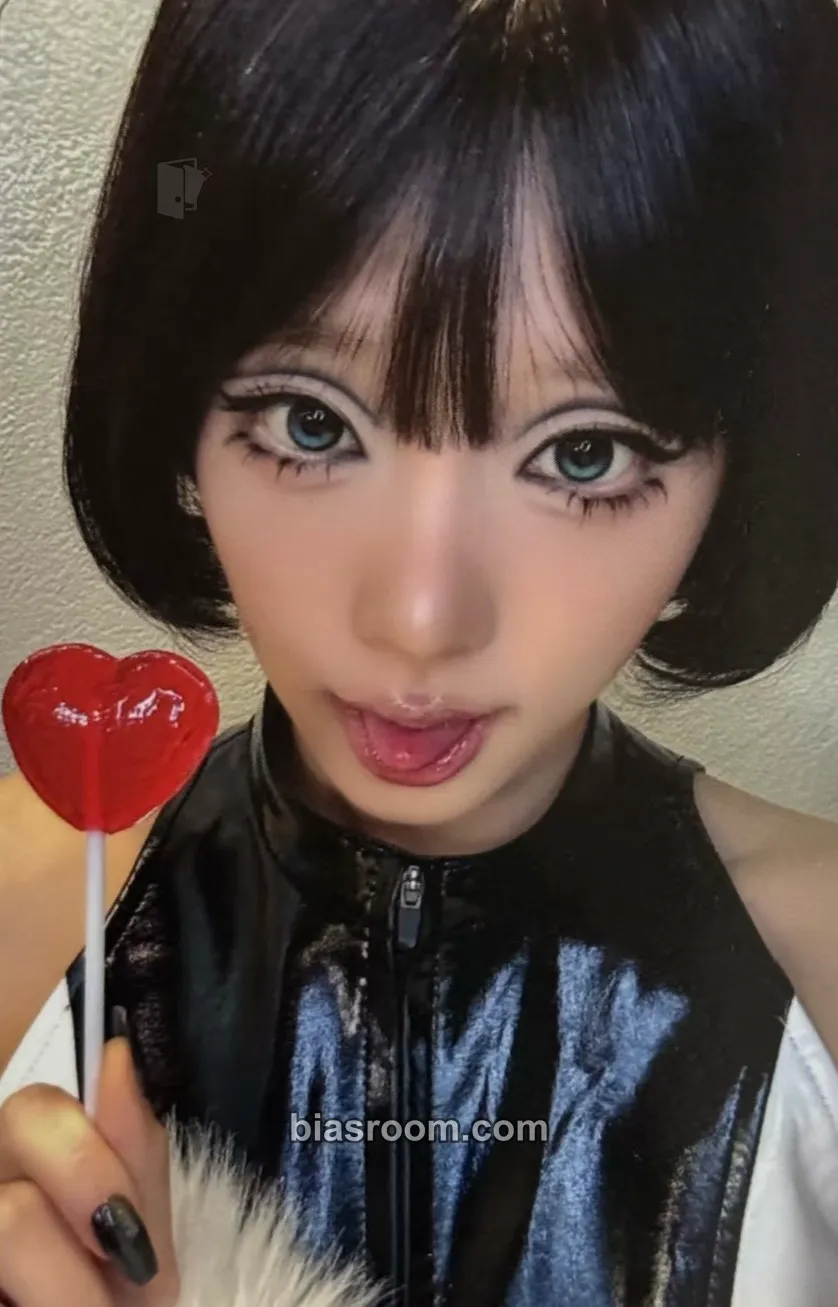 Yena Love Catcher Photocard - Yena K-pop photocard