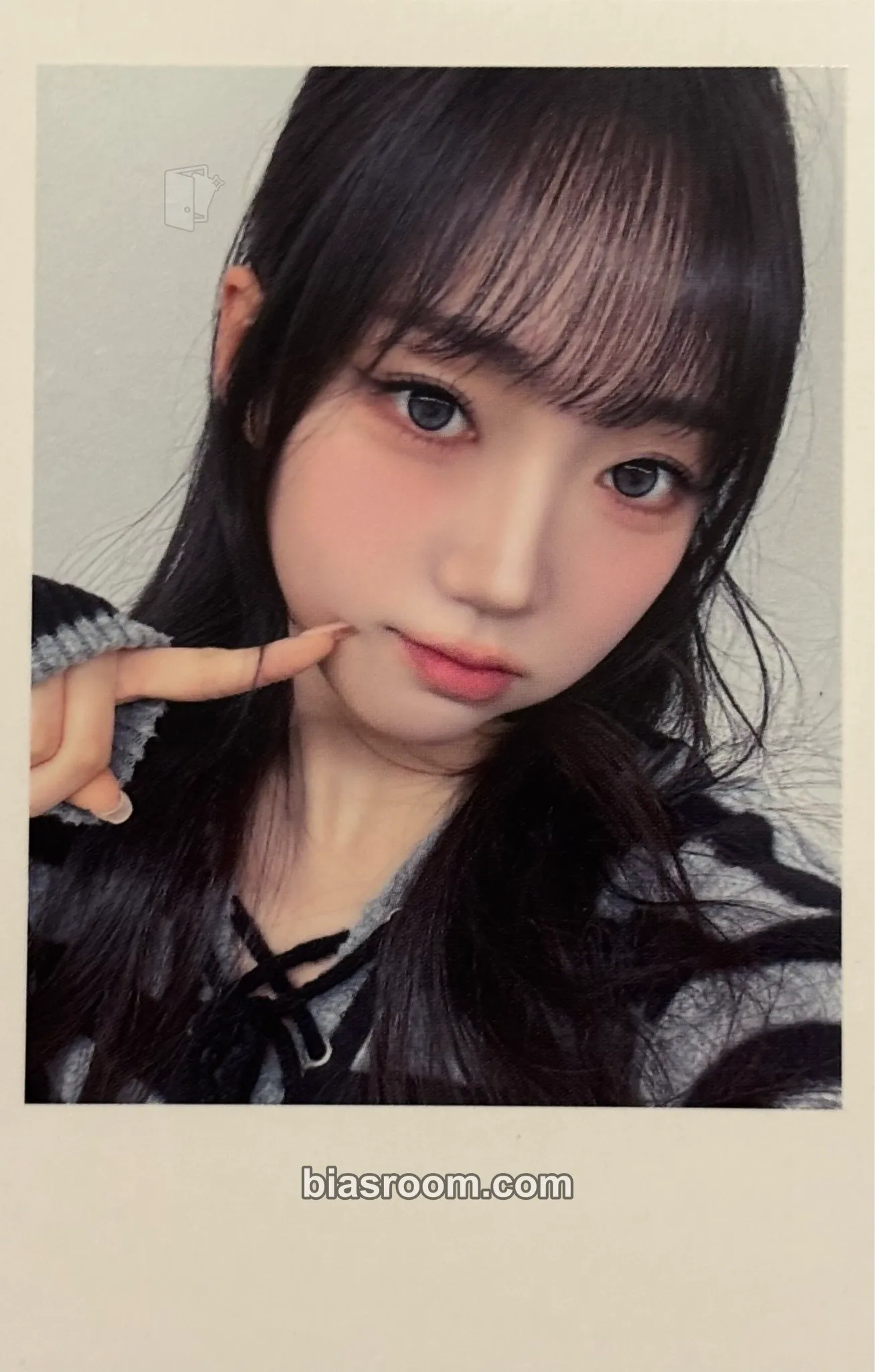 Shion Beyond Beauty Photocard - tripleS - tripleS K-pop photocard