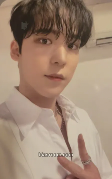 Yunho THE WORLD EP.1 : MOVEMENT Photocard - ATEEZ - ATEEZ K-pop photocard