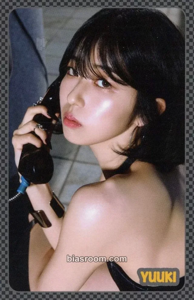 IS:SUE - Yuuki  - Welcome Strangers  Album album photocard limited edition B version