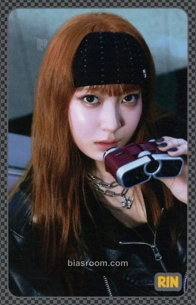 IS:SUE - Rin - Welcome Strangers Album album photocard limited edition B version