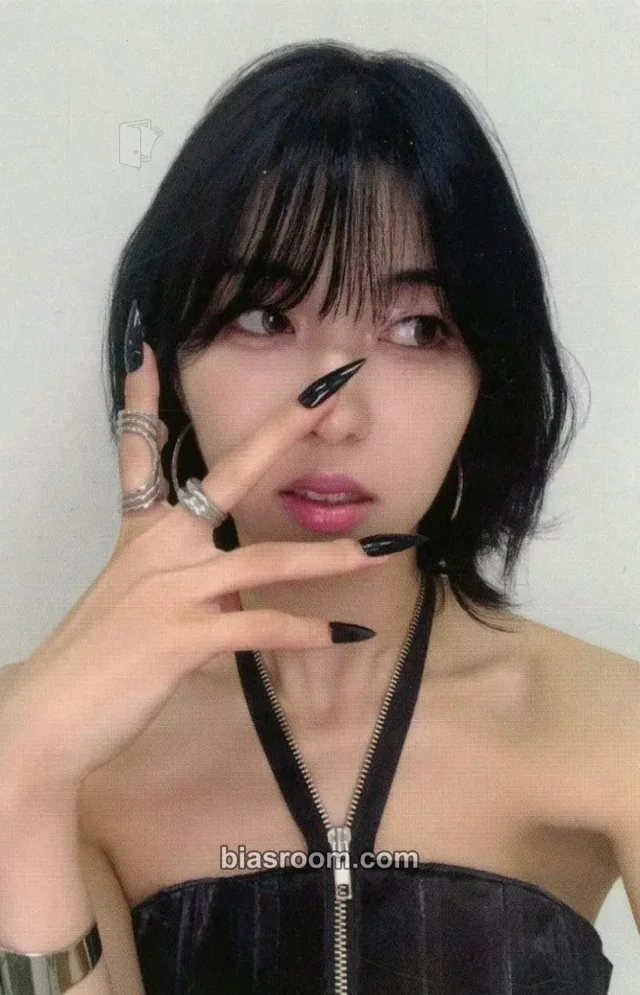IS:SUE - Yuuki  - Welcome Strangers  Album album photocard limited edition B version