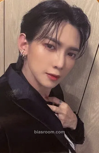 Yeosang THE WORLD EP.1 : MOVEMENT Photocard - ATEEZ - ATEEZ K-pop photocard