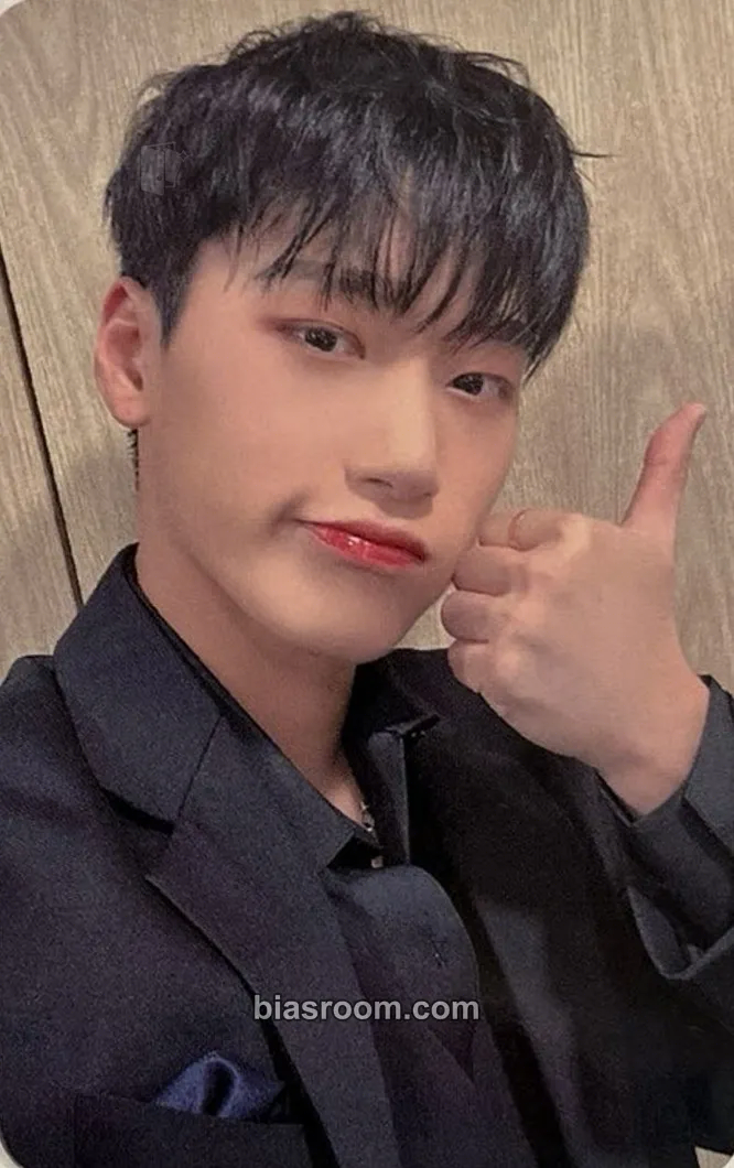 San THE WORLD EP.1 : MOVEMENT Photocard - ATEEZ - ATEEZ K-pop photocard