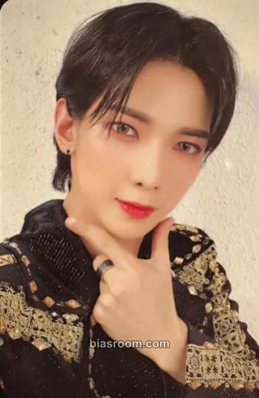 Yeosang THE WORLD EP.1 : MOVEMENT Photocard - ATEEZ - ATEEZ K-pop photocard