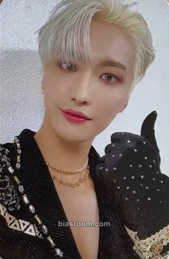 Seonghwa THE WORLD EP.1 : MOVEMENT Photocard - ATEEZ - ATEEZ K-pop photocard