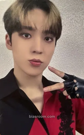 Yunho THE WORLD EP.1 : MOVEMENT Photocard - ATEEZ - ATEEZ K-pop photocard