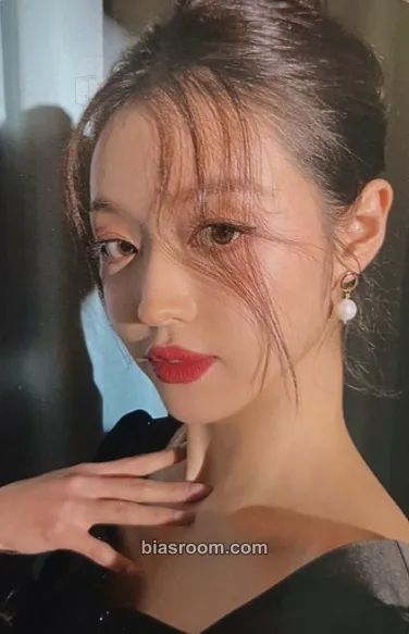 YooA Real Love Photocard - OH MY GIRL - OH MY GIRL K-pop photocard