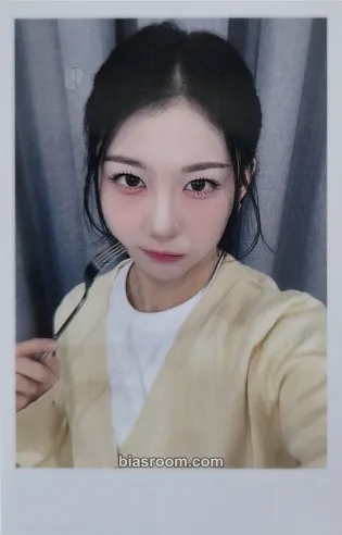 Kaede Performante Photocard - tripleS - tripleS K-pop photocard
