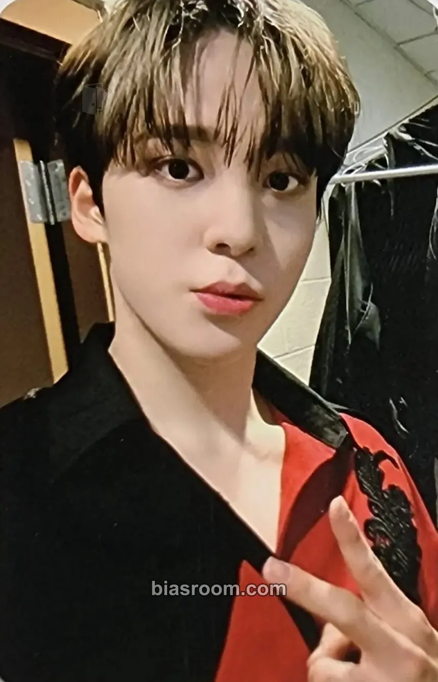 Yunho THE WORLD EP.1 : MOVEMENT Photocard - ATEEZ - ATEEZ K-pop photocard