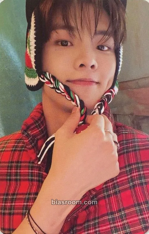 Q Phantasy Pt. 1: Christmas in August Photocard - THE BOYZ - THE BOYZ K-pop photocard