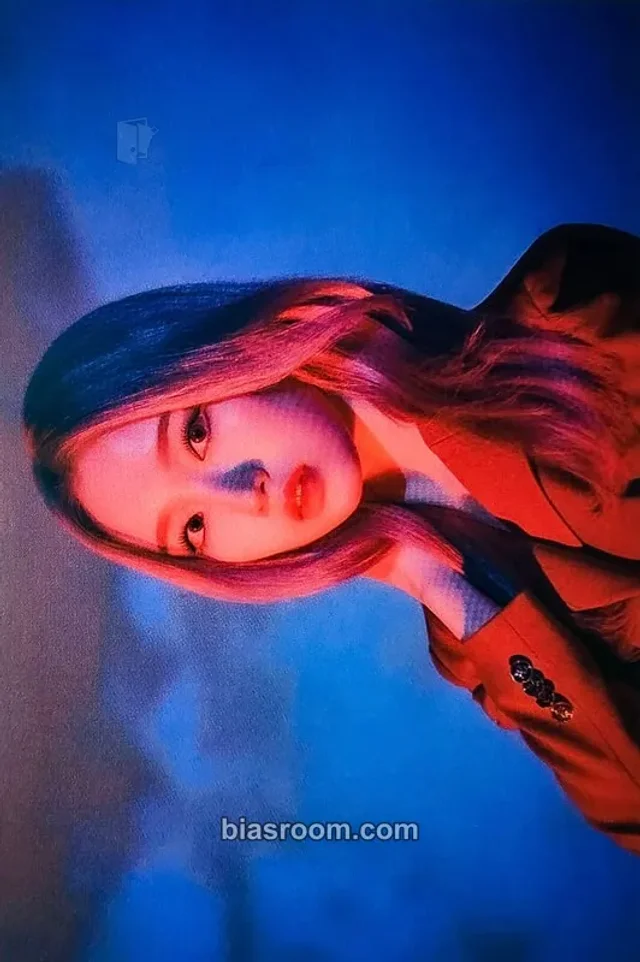 Go Won LOONA [#] K-pop photocard