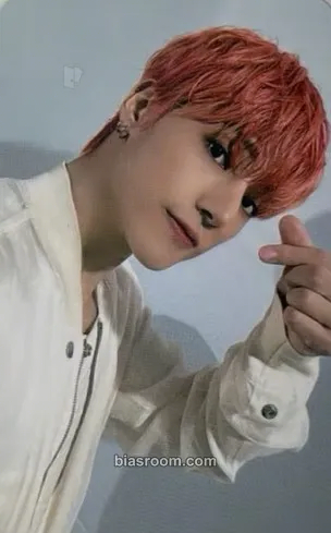 Wooyoung THE WORLD EP.1 : MOVEMENT Photocard - ATEEZ - ATEEZ K-pop photocard