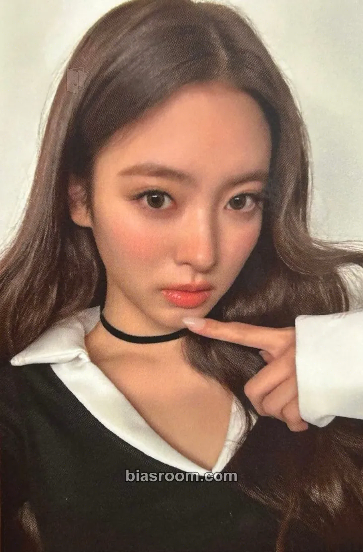 Anna MY EYES OPEN VVIDE Photocard - MEOVV - MEOVV K-pop photocard