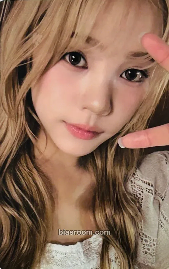 Sihyeon L'heure Bleue : Prologue Photocard - CSR - CSR K-pop photocard