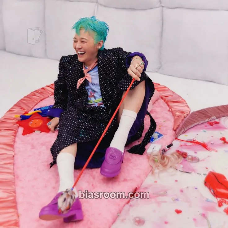 G-Dragon Übermensch Photocard - G-Dragon K-pop photocard